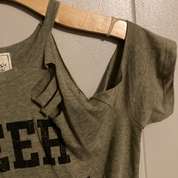 👚(bundle 4 items w/👚for $16) Beer Buddy ripped T-top - Picture 2 of 12